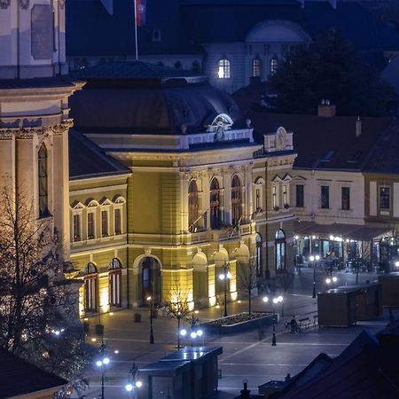 Syl Via Apartman Eger Bagian luar foto