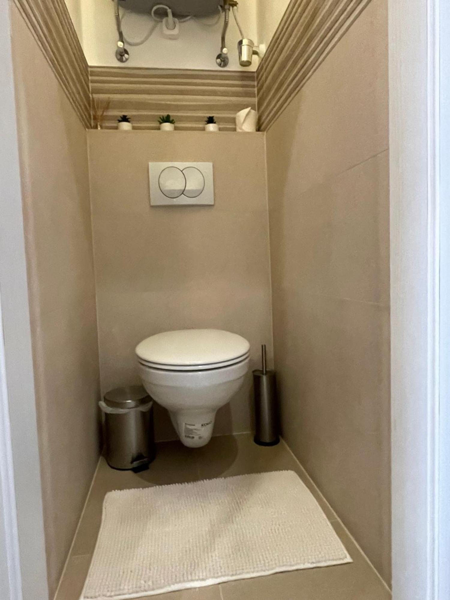 Syl Via Apartman Eger Bagian luar foto